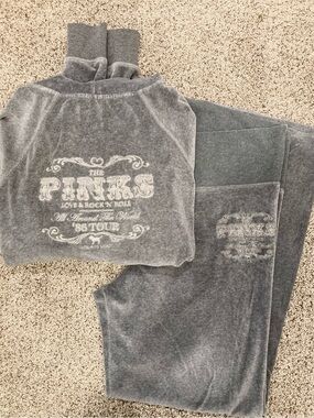 ✨PINK Victoria's Secret -Grey Sweatsuit & Slides✨